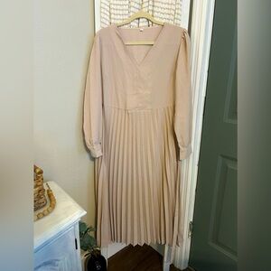Elegant blush pink dress. Size Large. NWOT